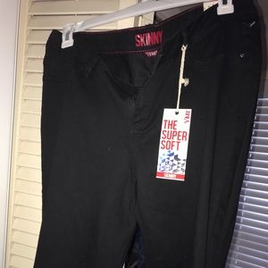 **Brand New*** black YMI jeans —-skinny leg